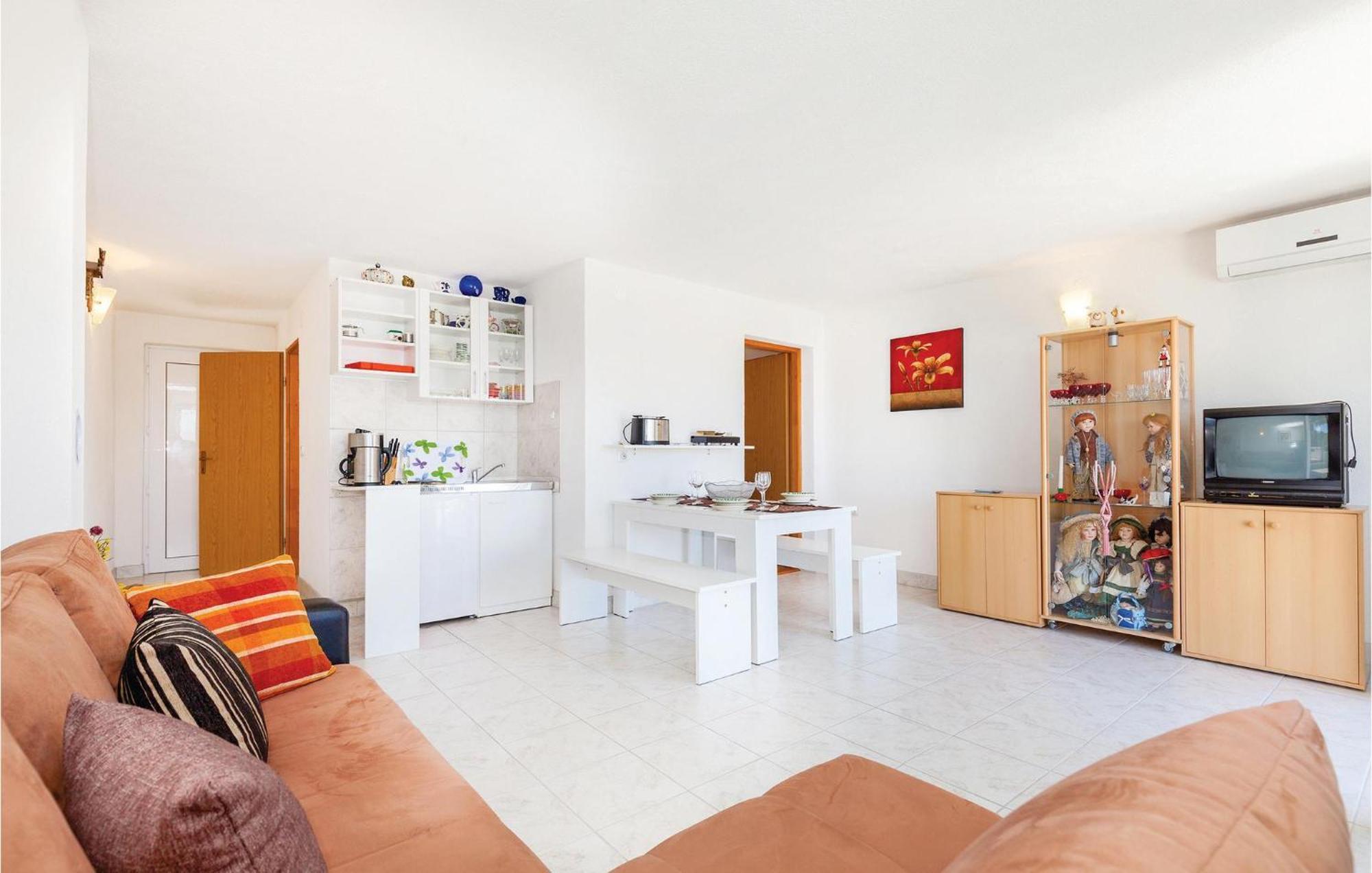 Gorgeous Apartment In Klenovica With Kitchen Exterior foto